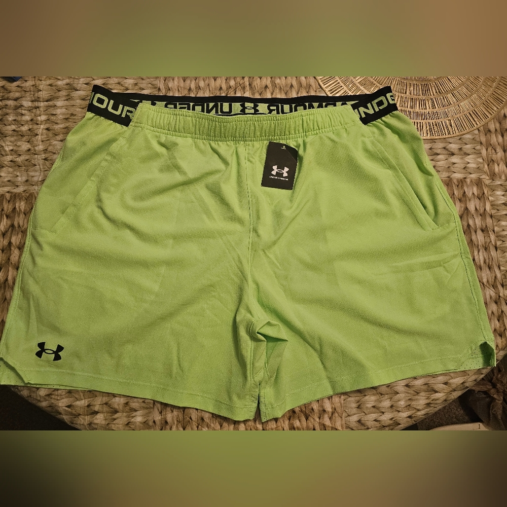 Under armour  vanish woven 6in short